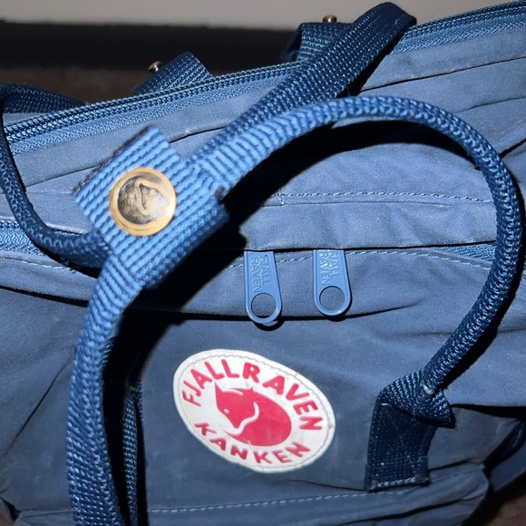 💙 Fjallraven Backpack 💙 - Picture 4 of 8